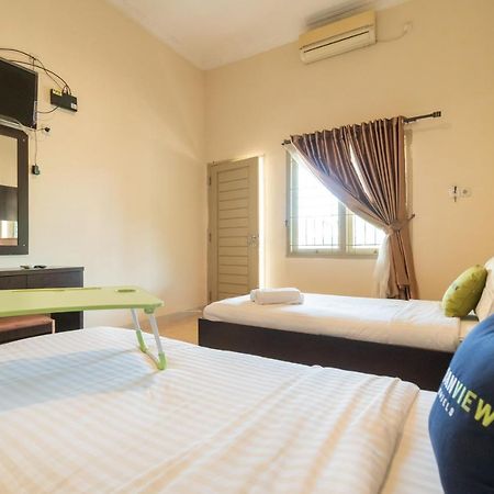 Urbanview Hotel Nugraha Palembang By Reddoorz Esterno foto