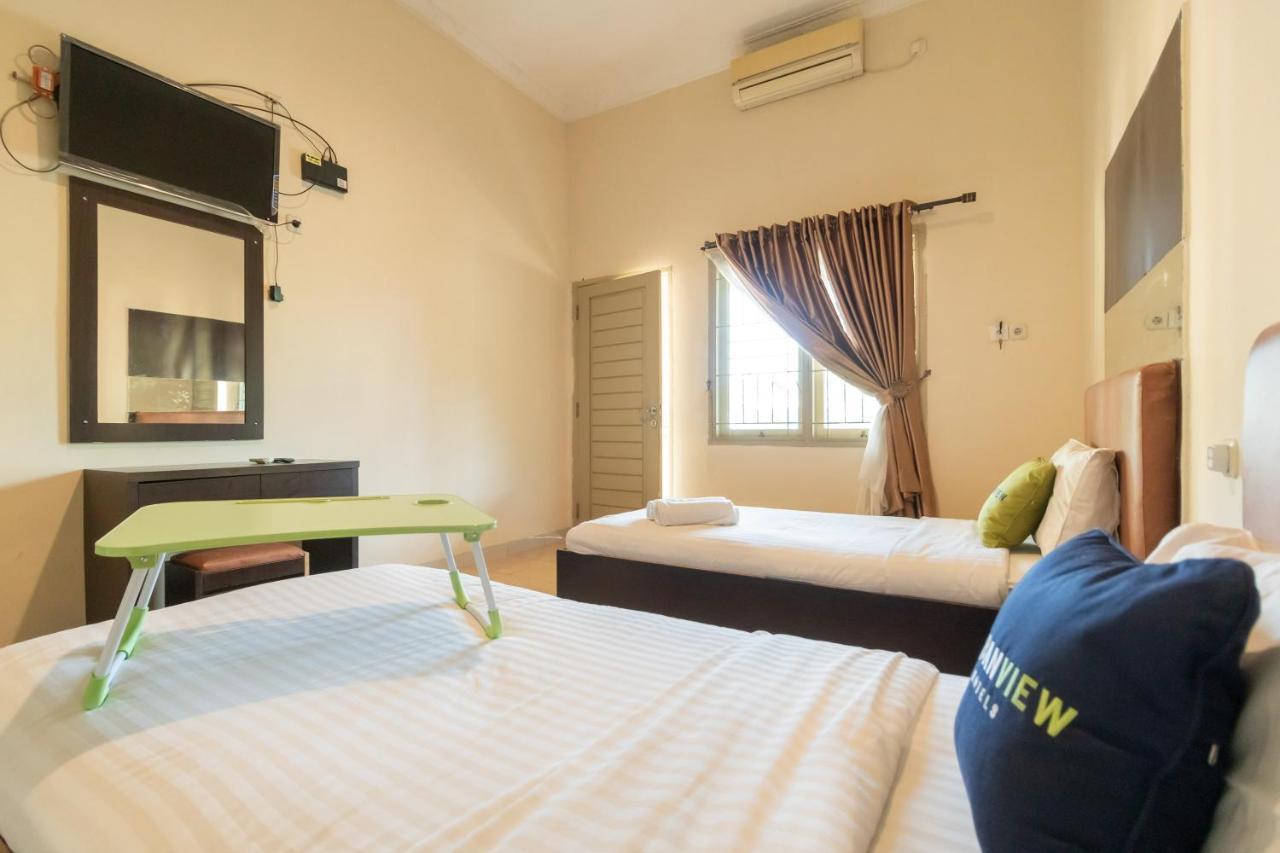 Urbanview Hotel Nugraha Palembang By Reddoorz Esterno foto