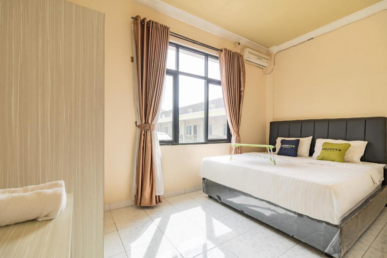 Urbanview Hotel Nugraha Palembang By Reddoorz Esterno foto