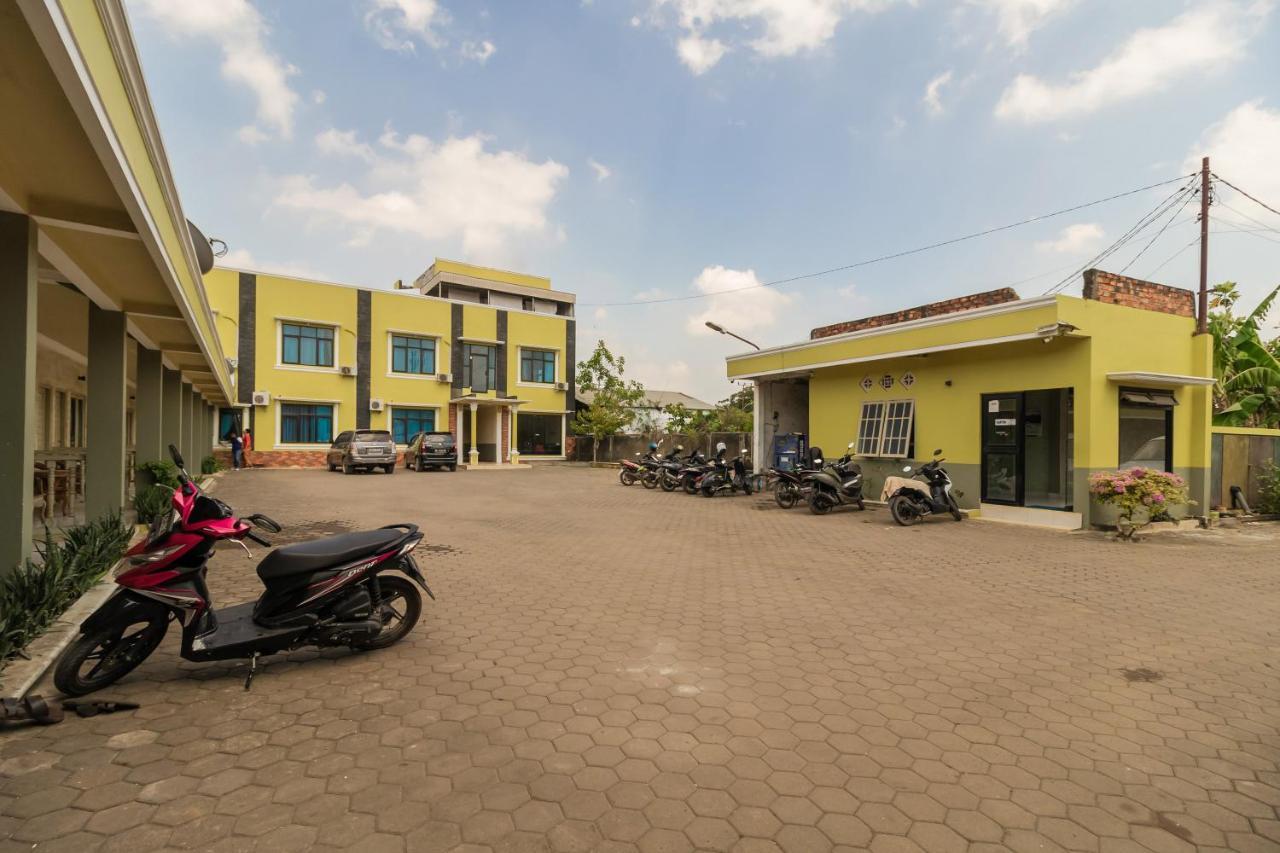 Urbanview Hotel Nugraha Palembang By Reddoorz Esterno foto