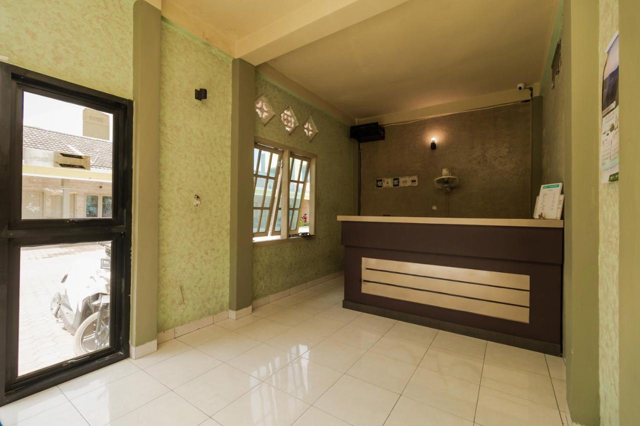 Urbanview Hotel Nugraha Palembang By Reddoorz Esterno foto