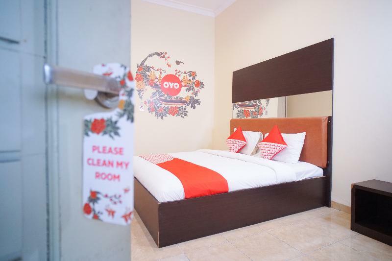 Urbanview Hotel Nugraha Palembang By Reddoorz Esterno foto